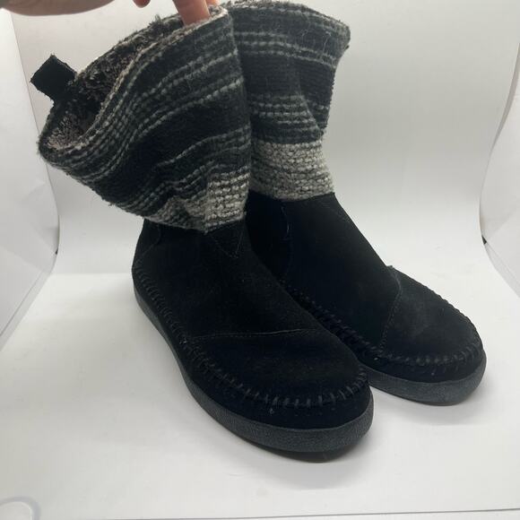 Toms Nepal Black White and Grey Leather Moccasin Boots Size 6 - Picture 1 of 5